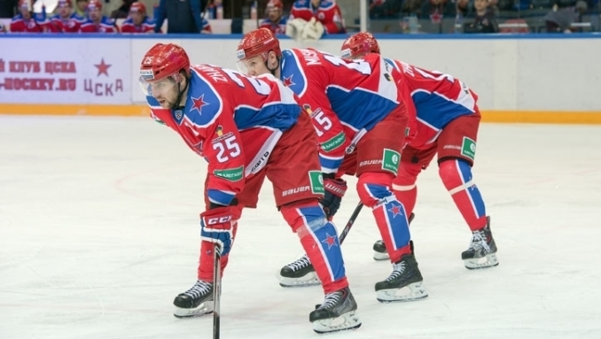 Assistere ad una partita di Hockey della KHL russa - In Russia con Max