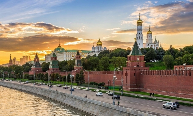 The territory of the Moscow Kremlin and its Cathedrals - In Russia con Max